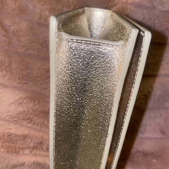 Saint Laurent
Monogram Kate Metallic Grain De Poudre Classic Clutch - Picture 2 of 6